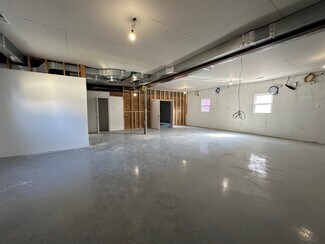 Plus de détails pour 702 Delevan St, Charlottesville, VA - Local d'activités à louer