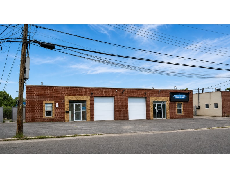 Verdi St Portfoliio portfolio of 3 properties for sale on LoopNet.ca Building Photo- Image 1 of 2