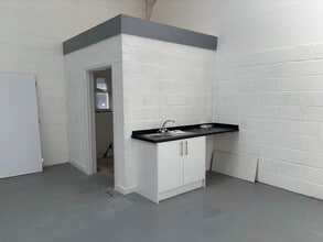 Milnhay Rd, Nottingham à louer Photo intérieure- Image 2 de 2