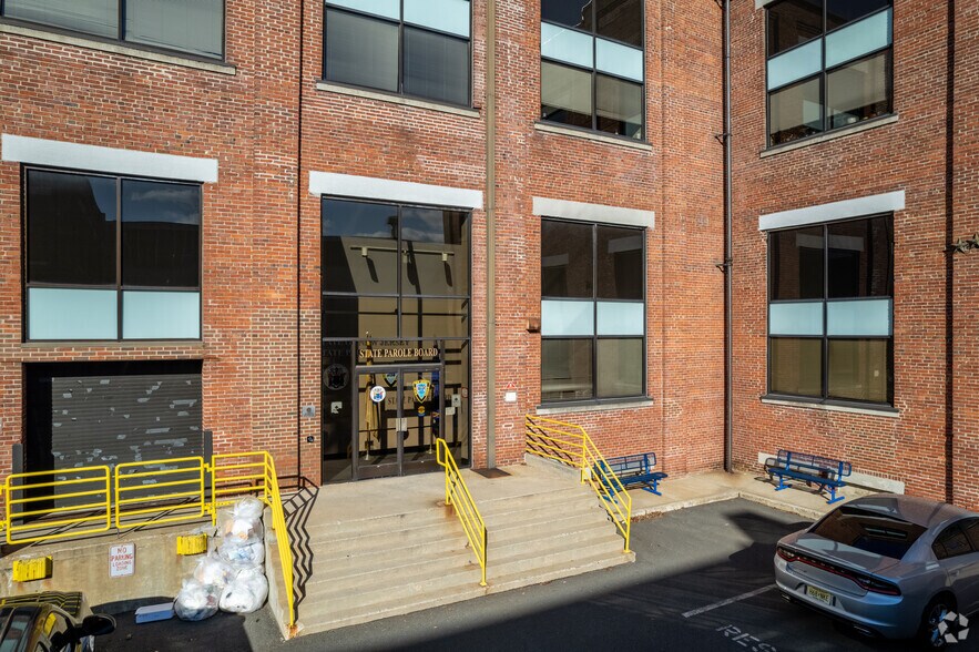 171 Jersey St, Trenton, NJ à louer - Photo du bâtiment - Image 3 de 11