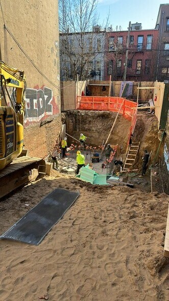 1580 DeKalb ave, Brooklyn, NY à vendre - Photo principale - Image 1 de 1