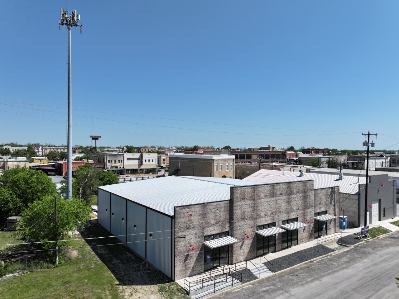 202 W 1st St, Taylor, TX for lease Building Photo- Image 1 of 7