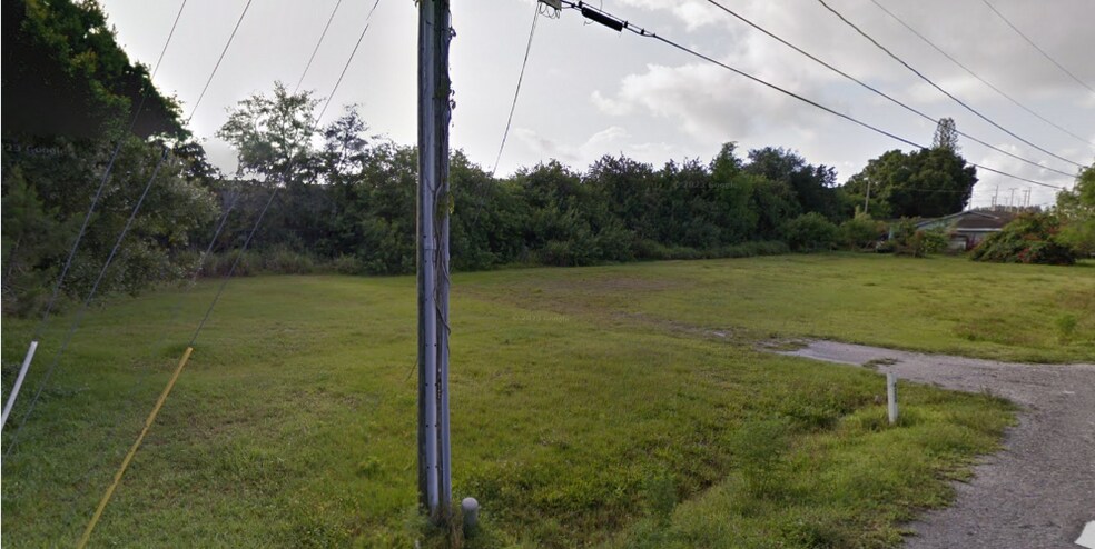 4212 Rose Ln, Fort Pierce, FL à louer - Photo du bâtiment - Image 3 de 3