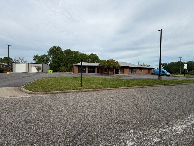 Plus de détails pour 3290 Airline Blvd, Portsmouth, VA - Flex à vendre