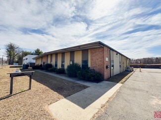 Plus de détails pour 351 Burnham St, East Hartford, CT - Flex à vendre