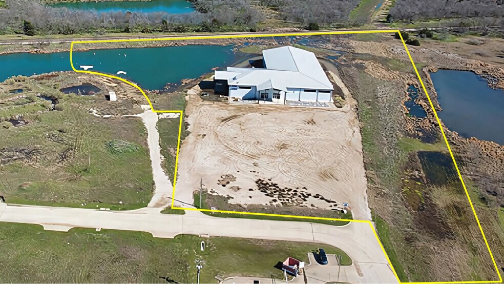 1705 South I-45 East, Corsicana, TX à vendre - Photo du bâtiment - Image 2 de 11