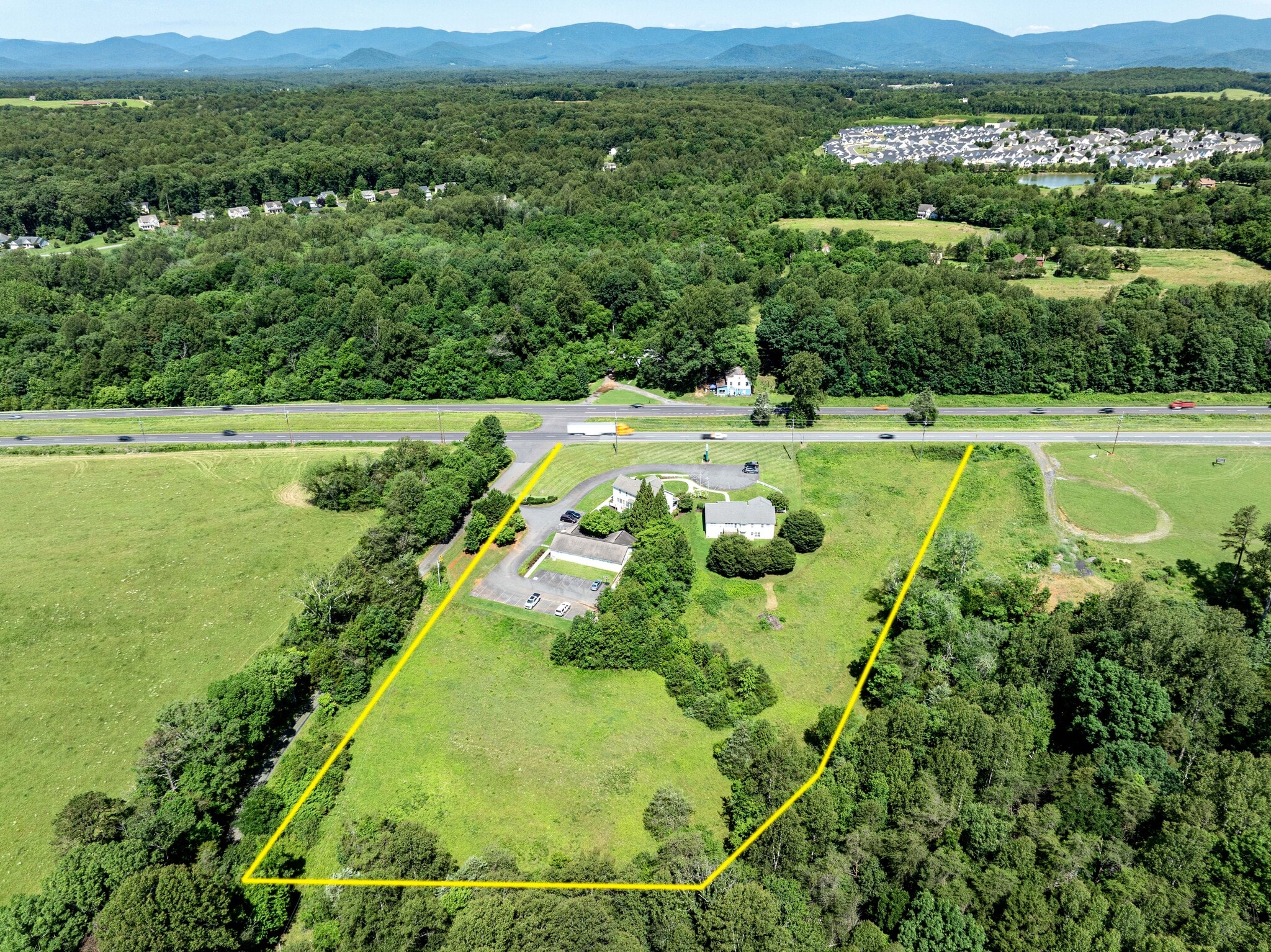 65 Deane Rd, Ruckersville, VA for sale Primary Photo- Image 1 of 19