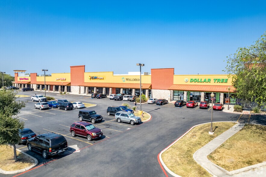 1115 SE Military Dr, San Antonio, TX à louer - Photo du bâtiment - Image 2 de 7