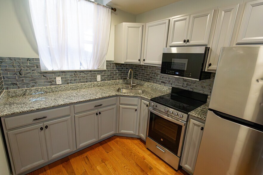 37 Maiden Ln, Albany, NY à vendre - Photo du bâtiment - Image 2 de 11