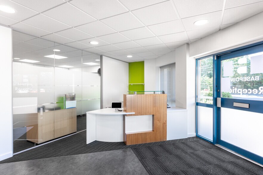 Little High St, Shoreham By Sea for lease - Interior Photo - Image 3 of 9