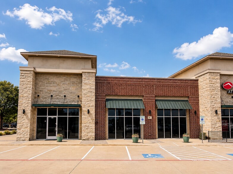 861 N Tarrant Pky, Keller, TX à louer - Photo du bâtiment - Image 3 de 10