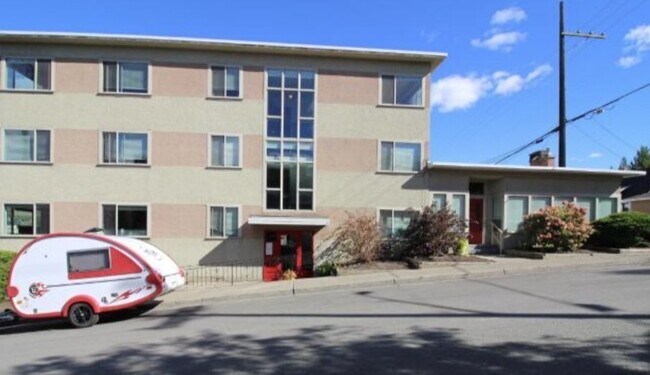 Plus de détails pour 533 2nd Av, Kamloops, BC - Multi-résidentiel à vendre