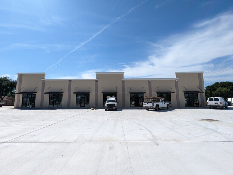 2302 Nall St, Port Neches, TX à louer - Photo du bâtiment - Image 2 de 9