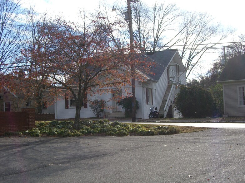 128 S Jackson St, Athens, TN for sale - Building Photo - Image 3 of 6