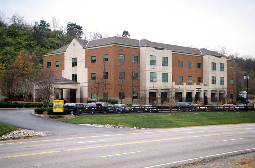 525 Alexandria Pike, Southgate, KY à louer - Photo du bâtiment - Image 2 de 9