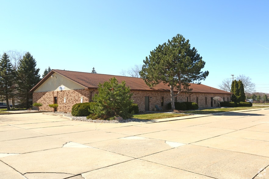 2029 S Elms Rd, Swartz Creek, MI for lease - Building Photo - Image 3 of 5