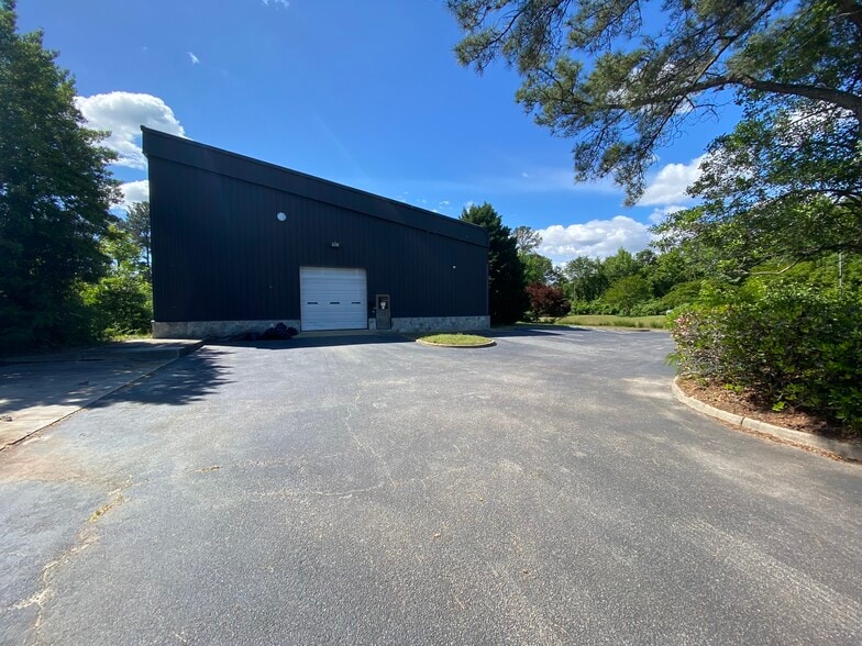 825 W Professional Pl, Chesapeake, VA for lease - Building Photo - Image 2 of 12
