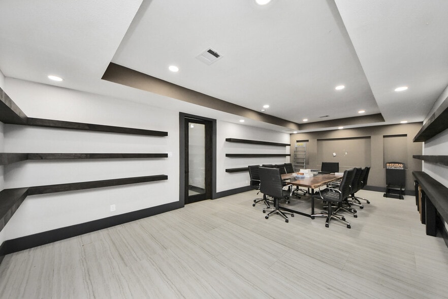 5310 Logston Ln, Spring, TX for sale - Interior Photo - Image 3 of 68