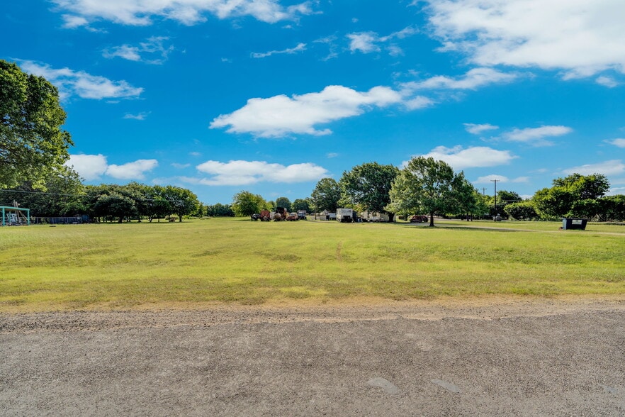 2040 Highridge Ln, Midlothian, TX for sale - Building Photo - Image 3 of 19