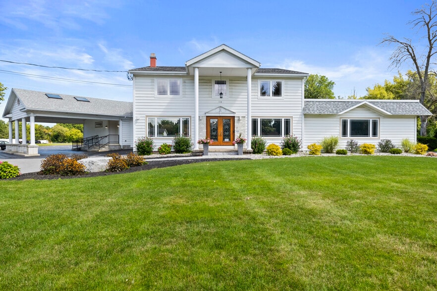 1118 Long Pond Rd, Rochester, NY à vendre - Photo principale - Image 3 de 4