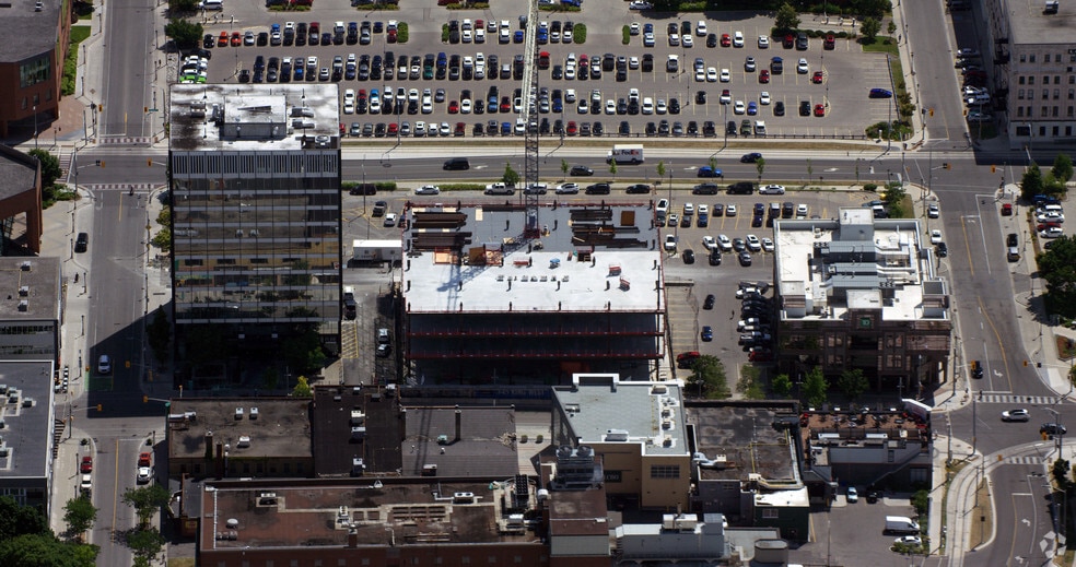 340 King St W, Kitchener, ON à louer - Aérien - Image 3 de 4