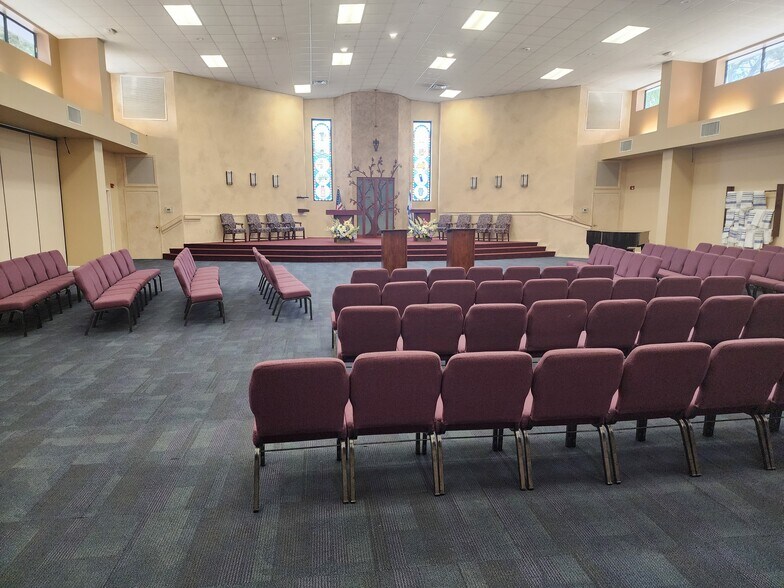 2030 W Fletcher Ave, Tampa, FL for lease - Building Photo - Image 2 of 14