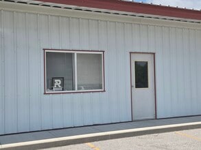 1201 Airport Rd, Ames, IA for lease Building Photo- Image 2 of 2