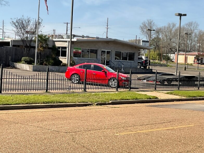 208 E Grand Ave, Marshall, TX for sale - Primary Photo - Image 1 of 4