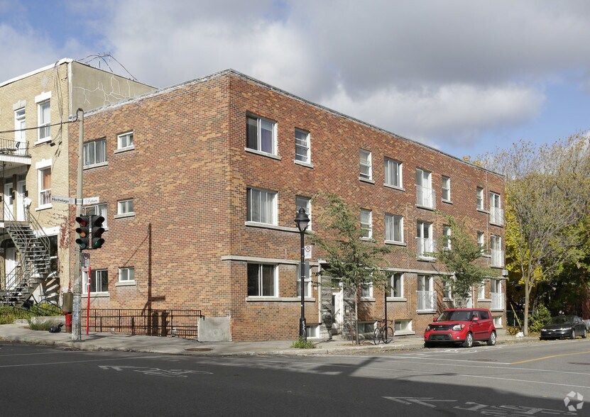 2311 Rue Hochelaga, Montréal, QC à vendre - Photo principale - Image 1 de 1