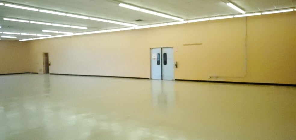 3299 Lantana Rd, Crossville, TN for lease - Interior Photo - Image 2 of 24