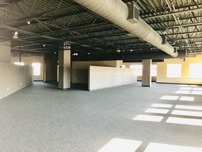 18985 W Capitol Dr, Brookfield, WI for lease Interior Photo- Image 2 of 4