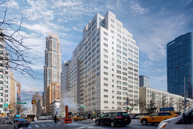 Plus de détails pour 1140 3rd Ave, New York, NY - Commerce de détail à louer