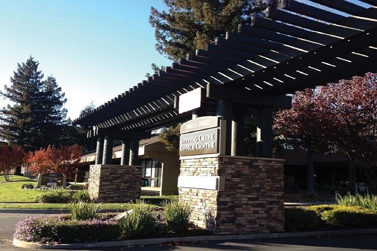 20883 Stevens Creek Blvd, Cupertino, CA à louer - Photo du bâtiment - Image 2 de 14