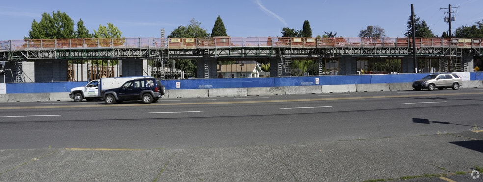 5035 NE Sandy Blvd, Portland, OR for lease - Building Photo - Image 3 of 17