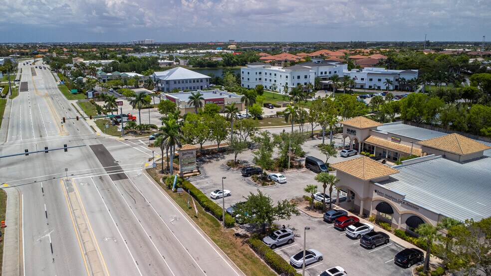 15751 San Carlos Blvd, Fort Myers, FL à louer - Photo du bâtiment - Image 2 de 18