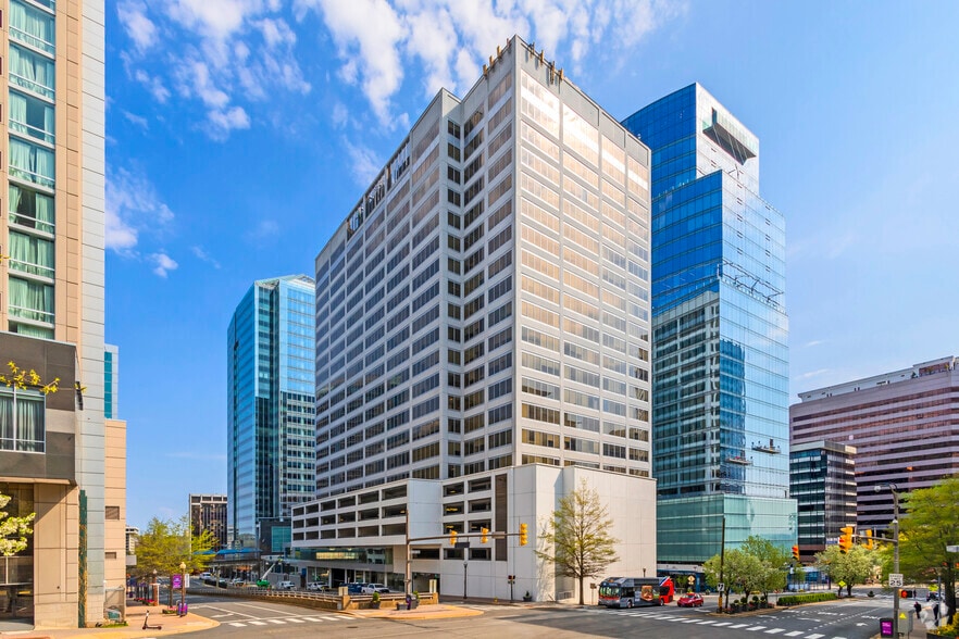 1700 N Moore St, Arlington, VA for lease - Primary Photo - Image 1 of 25