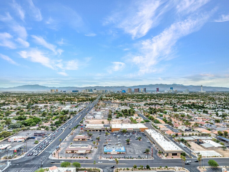 3728-3750 E Flamingo Rd, Las Vegas, NV for sale - Building Photo - Image 3 of 5