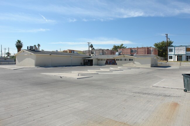Plus de détails pour 100 Shiloah Dr, Las Vegas, NV - Spécialité à vendre