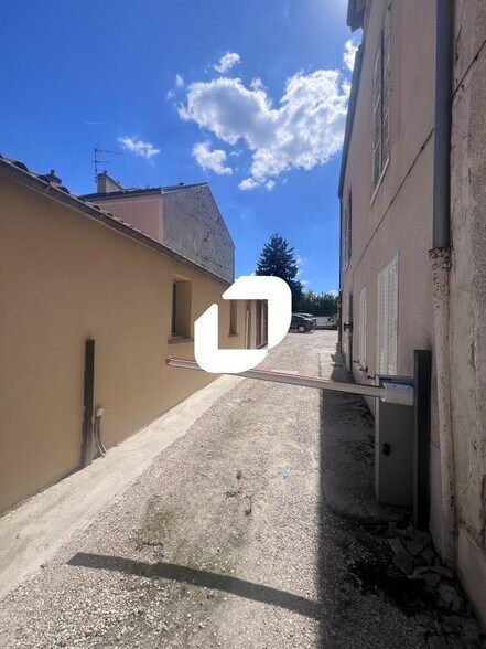 39 Rue De Paris, Gretz-Armainvilliers à vendre - Photo du bâtiment - Image 2 de 2