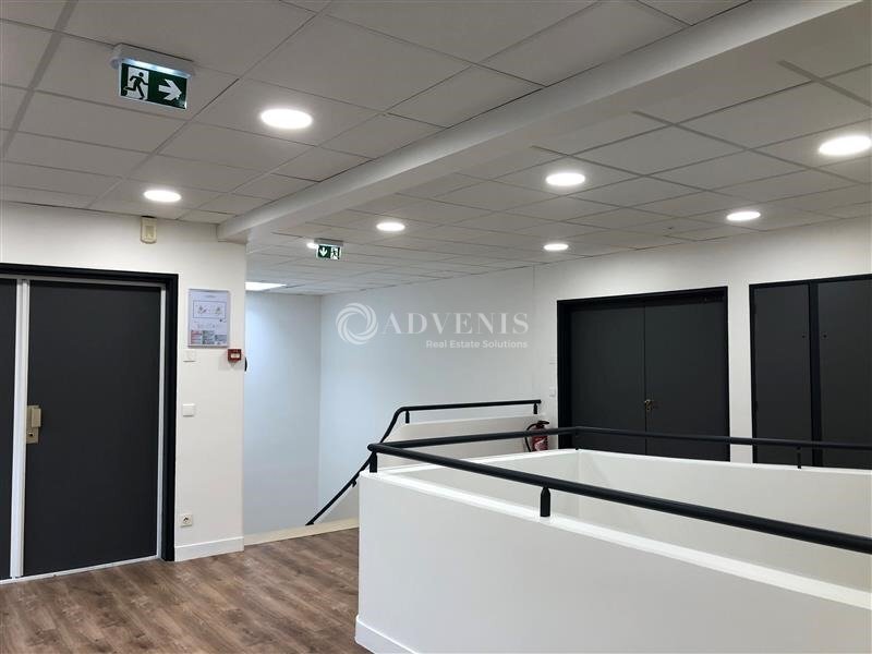 Office in Plaisir for sale Interior Photo- Image 1 of 7