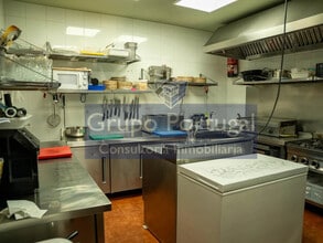Retail in Madrid, Madrid for lease Interior Photo- Image 2 of 3