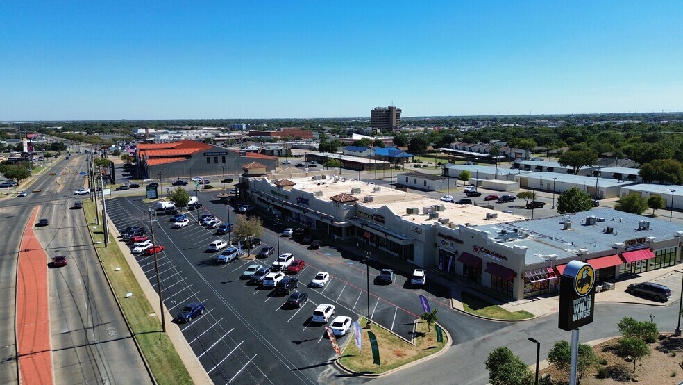 3809 Call Field Rd, Wichita Falls, TX à louer - Photo du bâtiment - Image 2 de 15