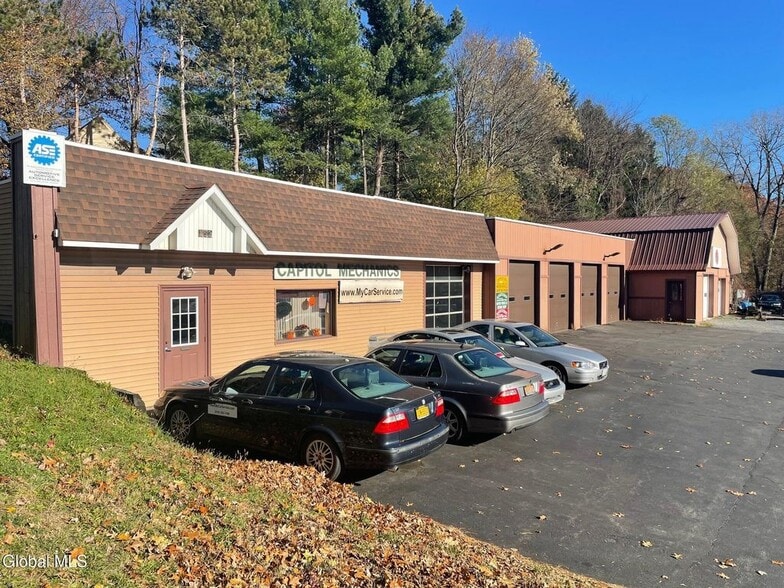 152 Speigletown Rd, Troy, NY for sale - Building Photo - Image 2 of 19