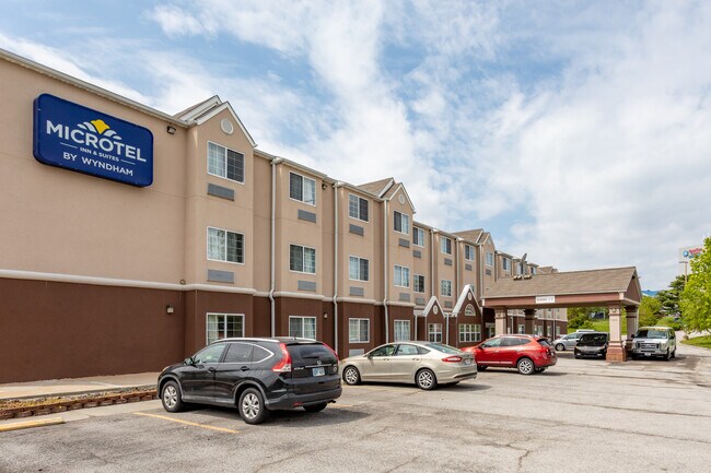 More details for 11831 NW Plaza Cir, Kansas City, MO - Hospitality for Sale