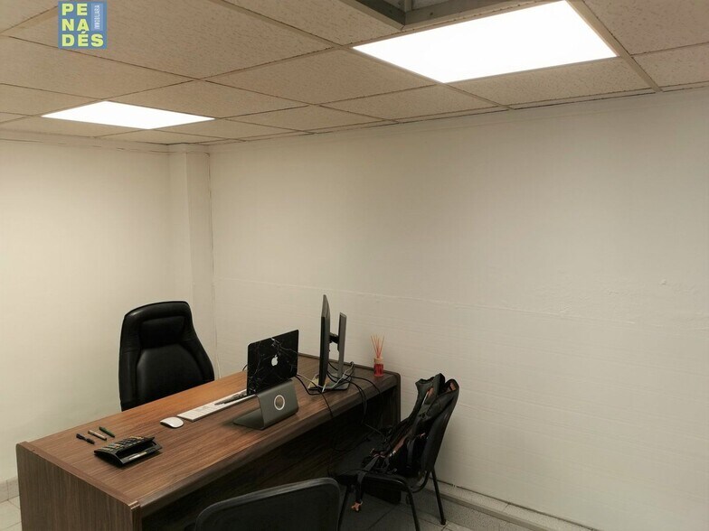 Commerce de détail dans València à vendre - Photo du bâtiment - Image 2 de 2