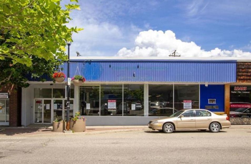 350 NE Ross St, Salmon Arm, BC à vendre Photo du bâtiment- Image 1 de 1