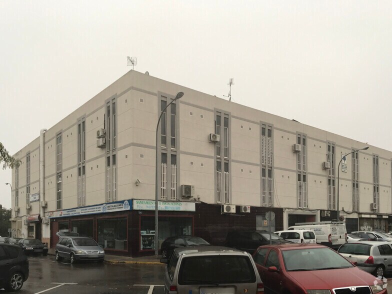 Avenida de las Regiones, 2, Fuenlabrada, Madrid à vendre - Photo du bâtiment - Image 2 de 2