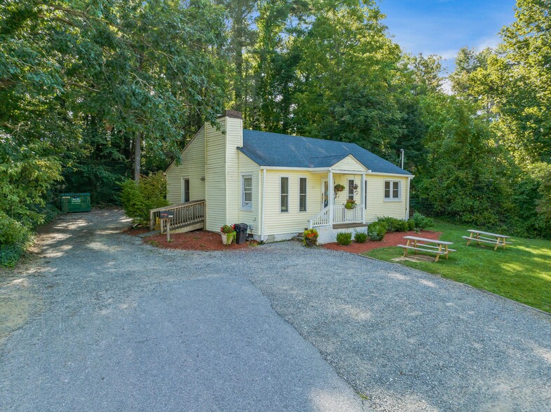 1207 Charlotte Hwy, Fairview, NC à vendre - Photo du b timent - Image 2 de 36