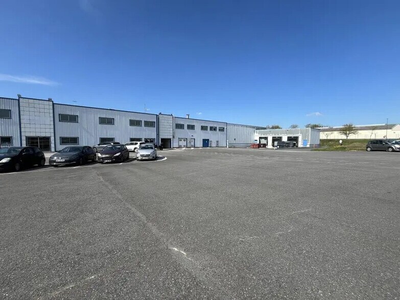 Local d'activités dans Pontchâteau à vendre - Photo du bâtiment - Image 2 de 8