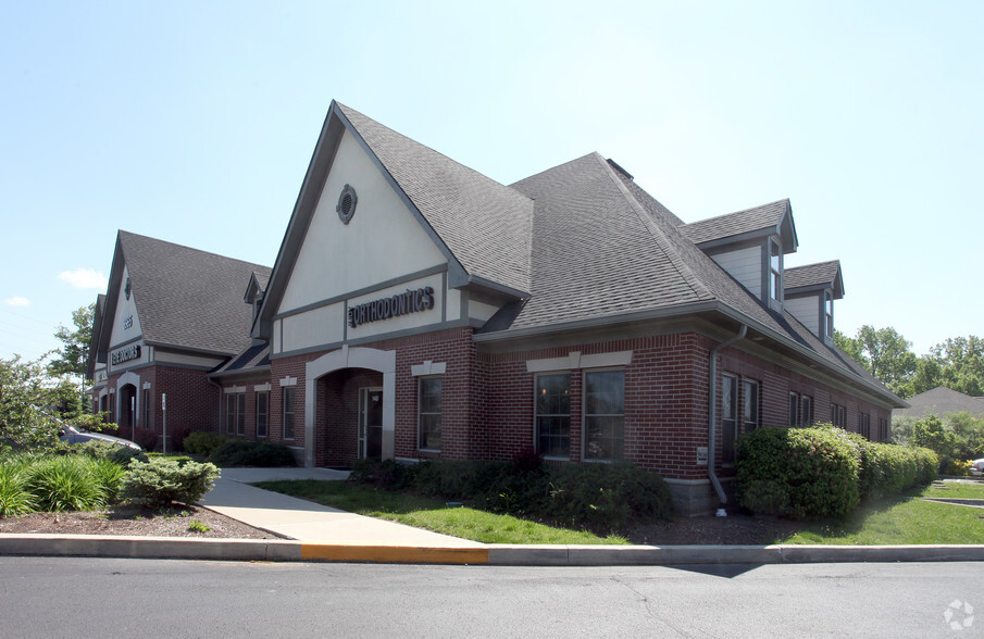 3965 W 106th St, Carmel, IN à louer - Photo du bâtiment - Image 3 de 3